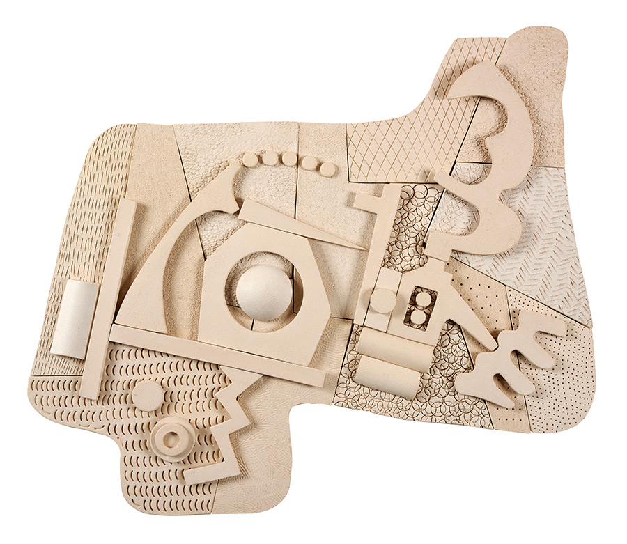 Enigme, Céramique en bas relief - 61x70cm, 2025